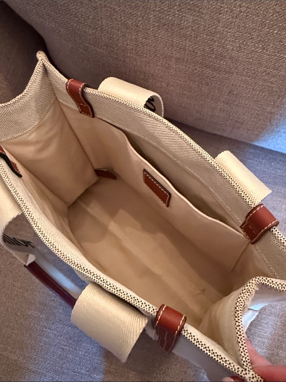 Authentic Chloé Beige Canvas Medium Tote - Picture 7 of 8